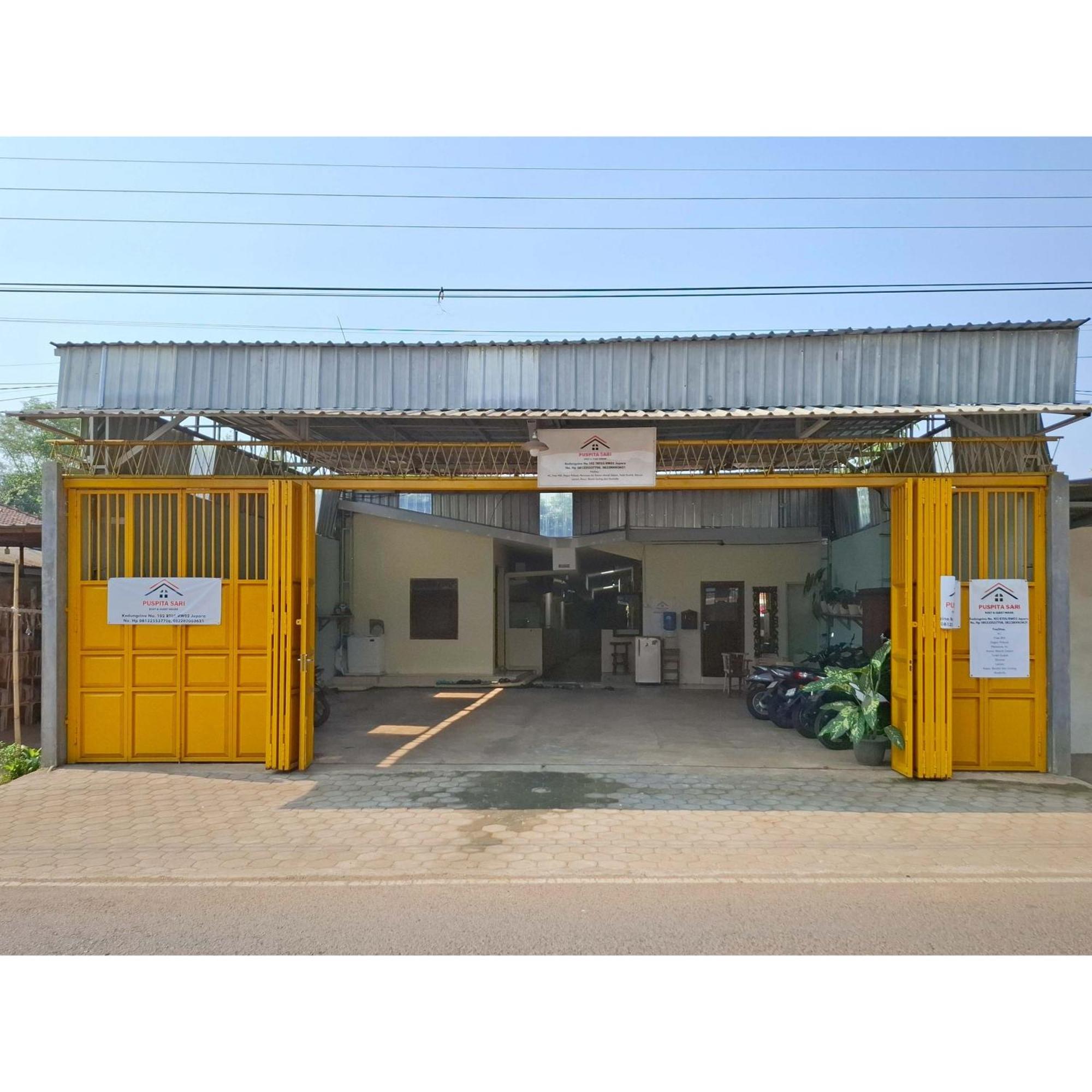 Reddoorz Near Alun Alun Jepara Kesembu Exterior photo